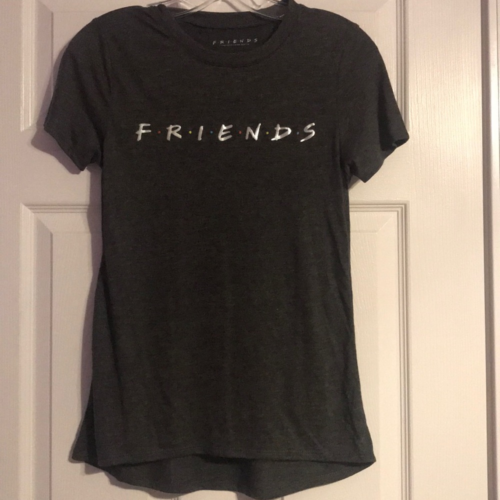 “Friends” short sleeve top